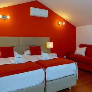 Luzbay Pool Apartment